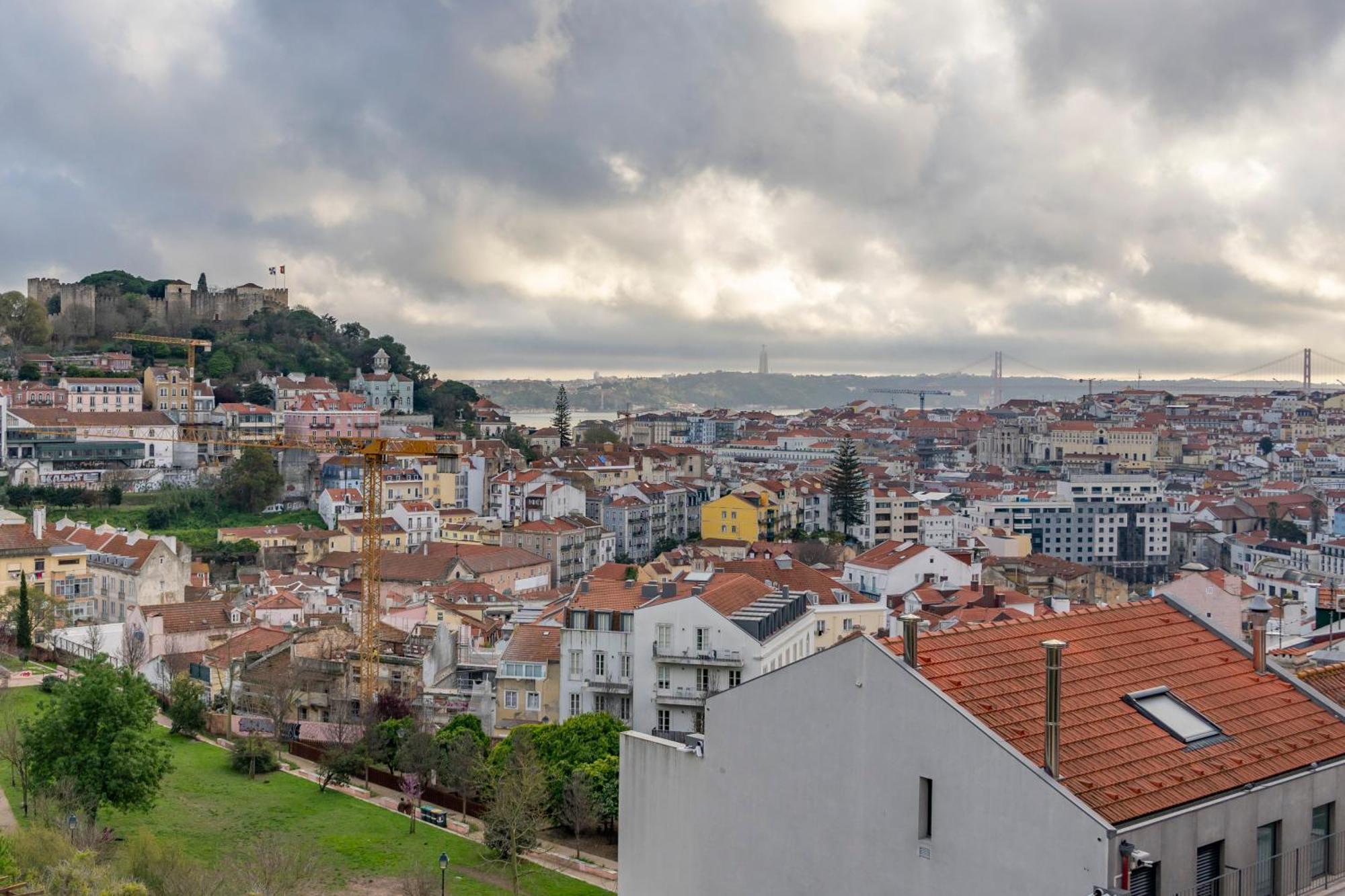 Magnificent Flat With Spectacular Views In Graca Apartment Lisbon Luaran gambar